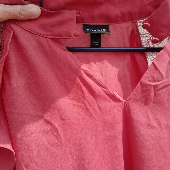 Torrid Pink Georgette Crochet Inset Ruffle Top 1X - Picture 4 of 7